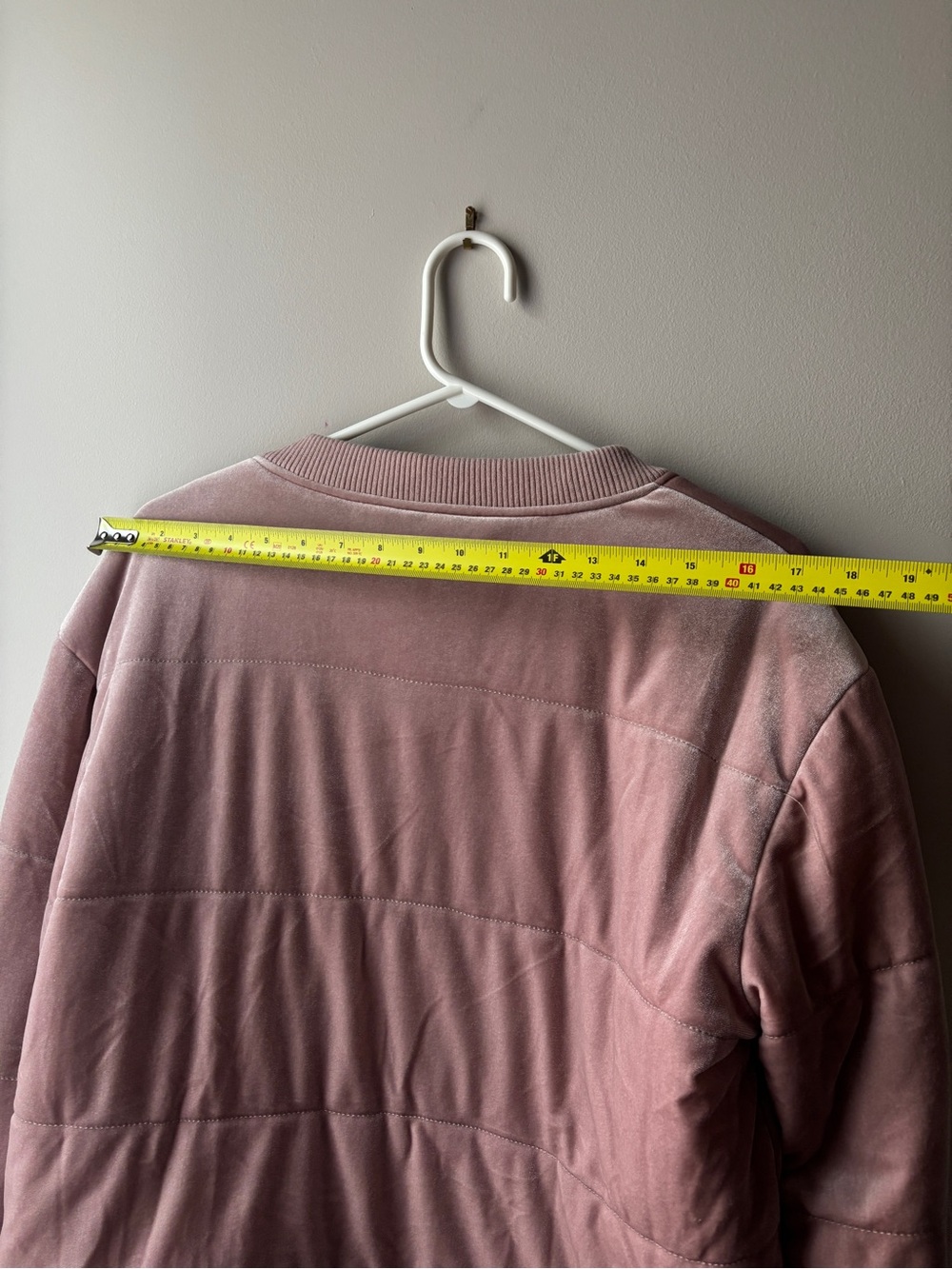Dusty Pink Rose Quilted Velvet Bomber Jacket ISLA - Picture 5 of 7